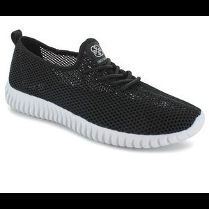 New in Box Daisy Fuentes Joanna Sneakers